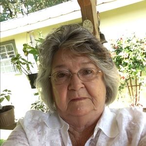 Meet your Posher, Lois